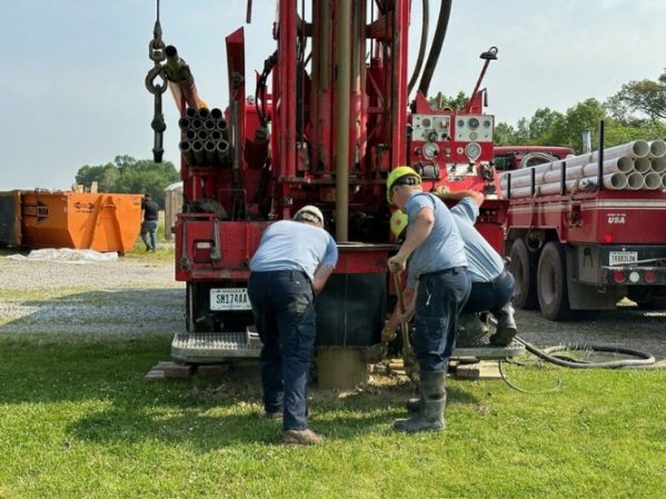 Xylem与Chris Long基金会合作，为印第安纳州Terre Haute有需要的家庭提供新的水井