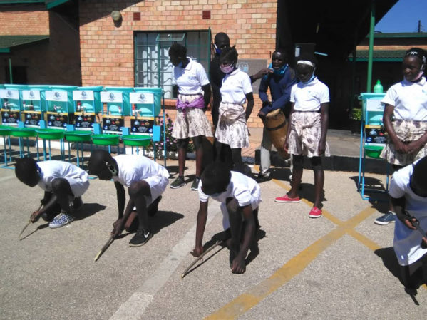 WPC连接IWSH，赞比亚水管工协会儿童村洗手计划